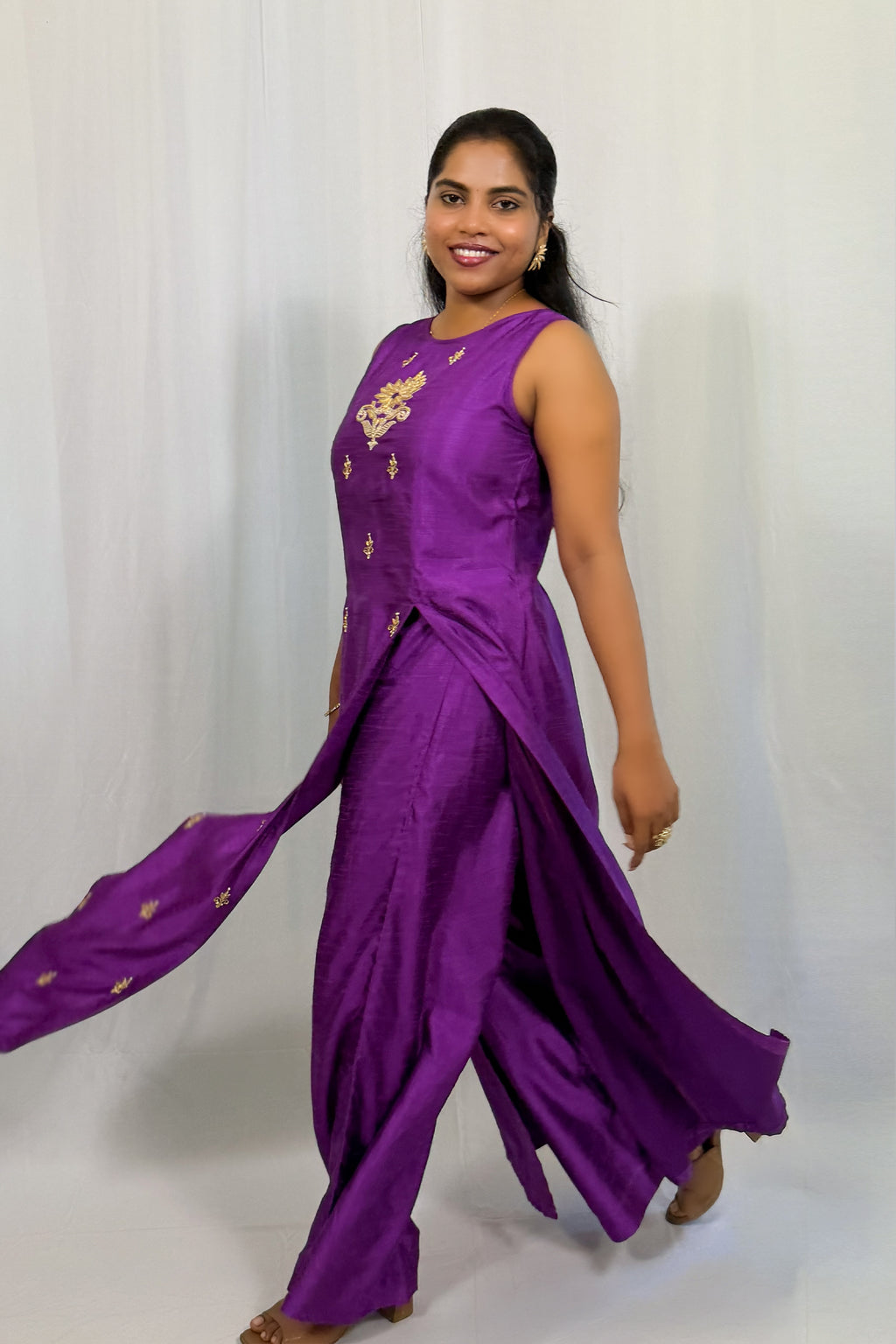 VADAMULLLA FRONT-SLIT KURTA SET