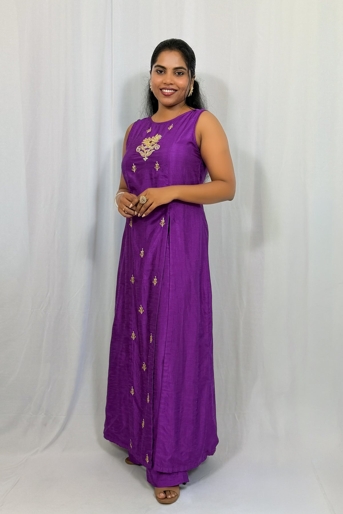 VADAMULLLA FRONT-SLIT KURTA SET