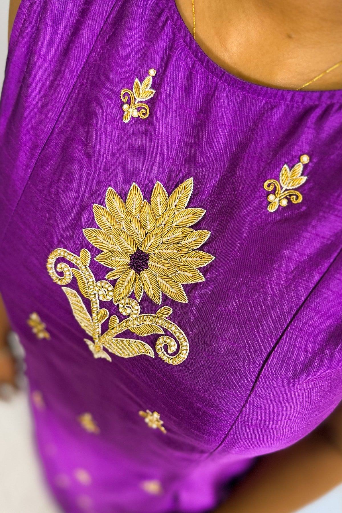 VADAMULLLA FRONT-SLIT KURTA SET