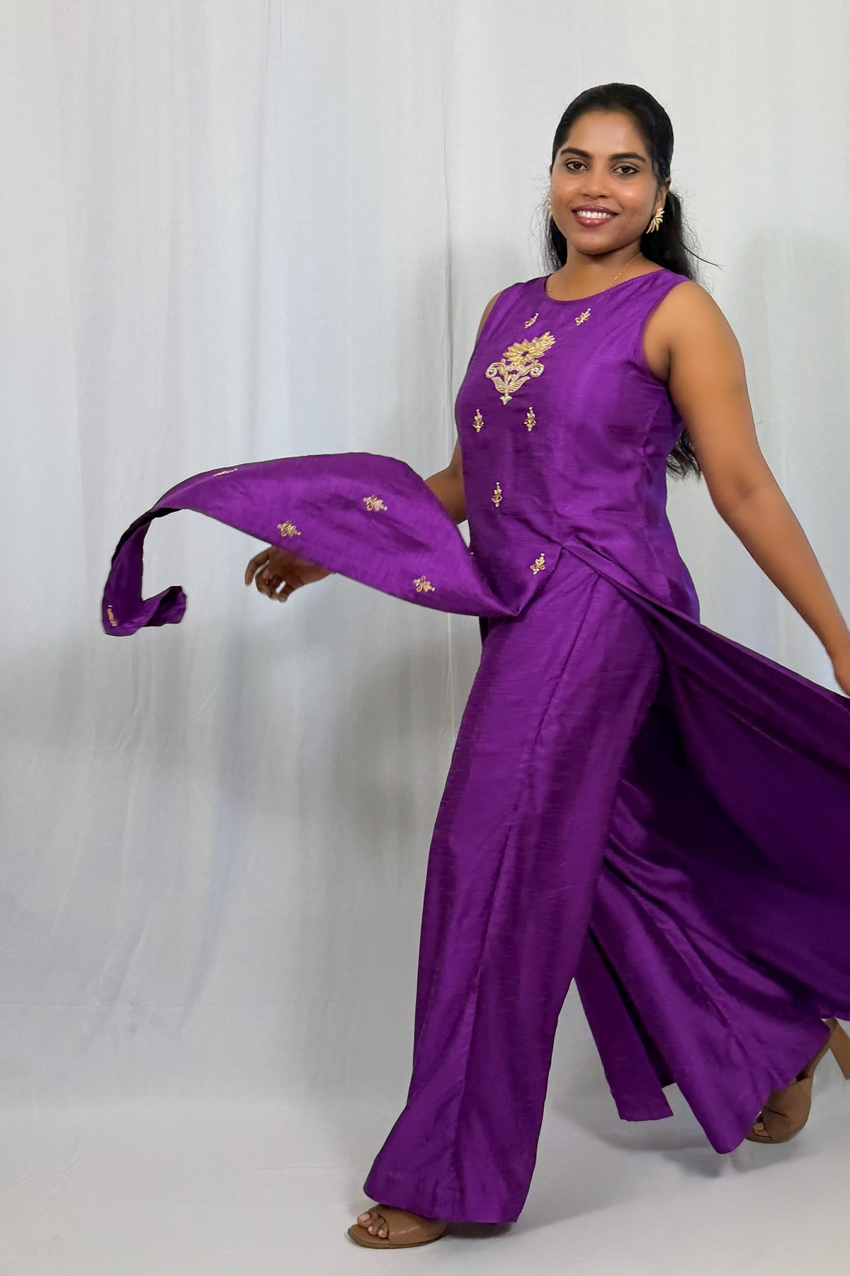 VADAMULLLA FRONT-SLIT KURTA SET