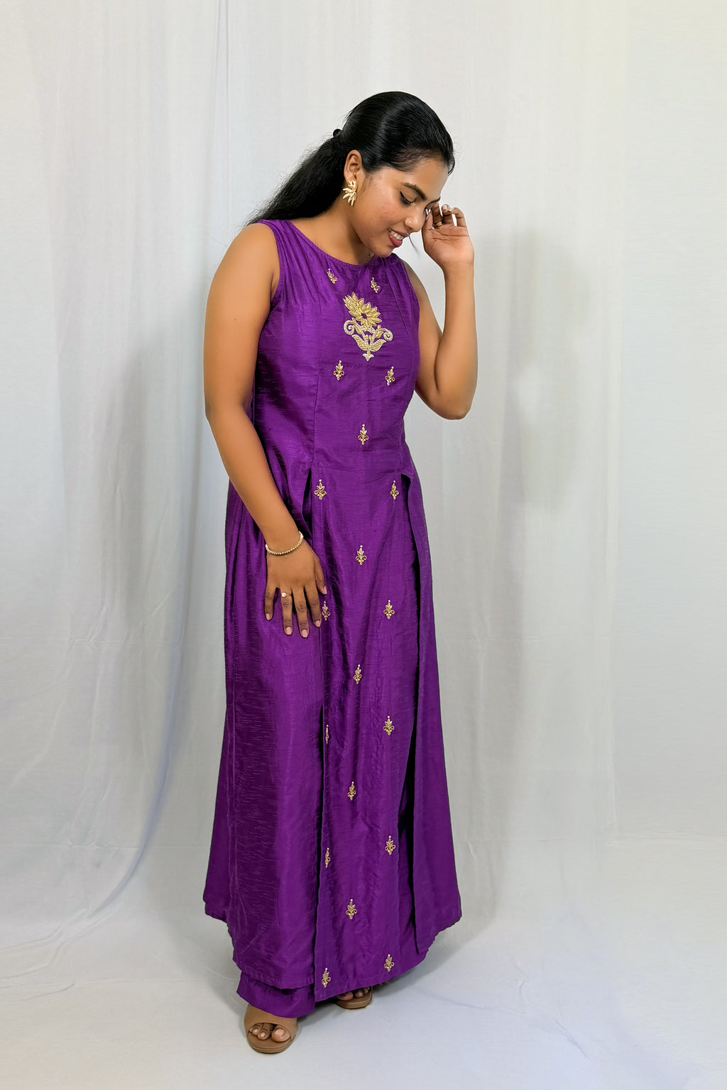 VADAMULLLA FRONT-SLIT KURTA SET