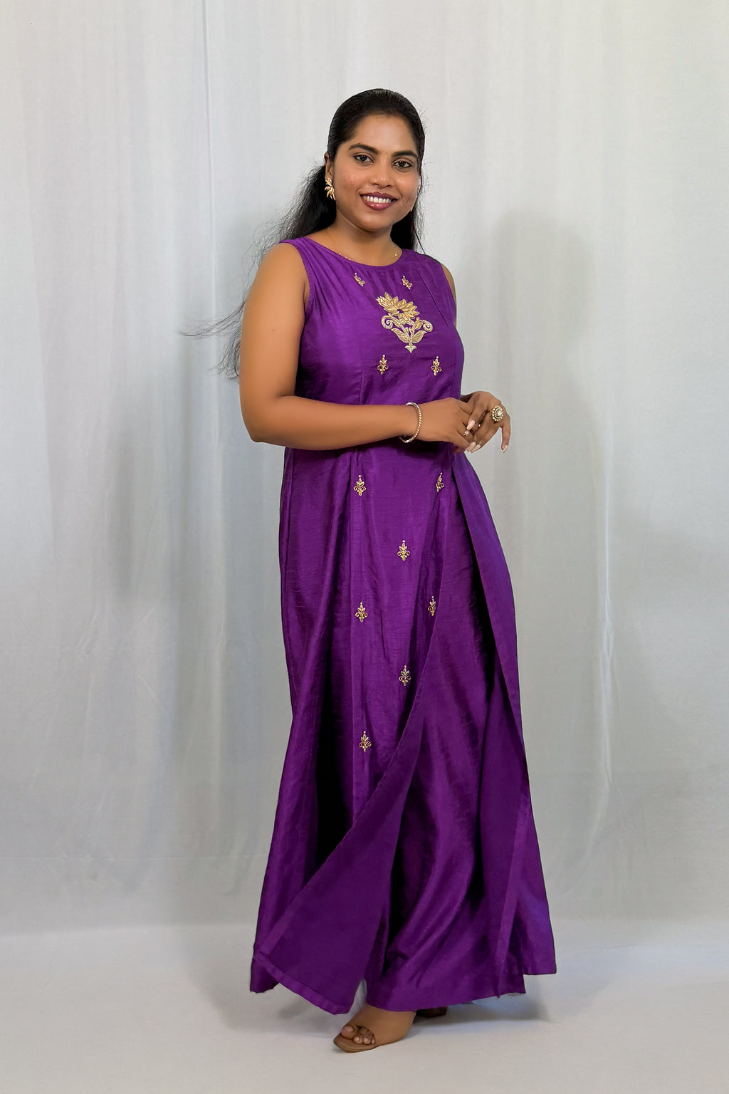 VADAMULLLA FRONT-SLIT KURTA SET